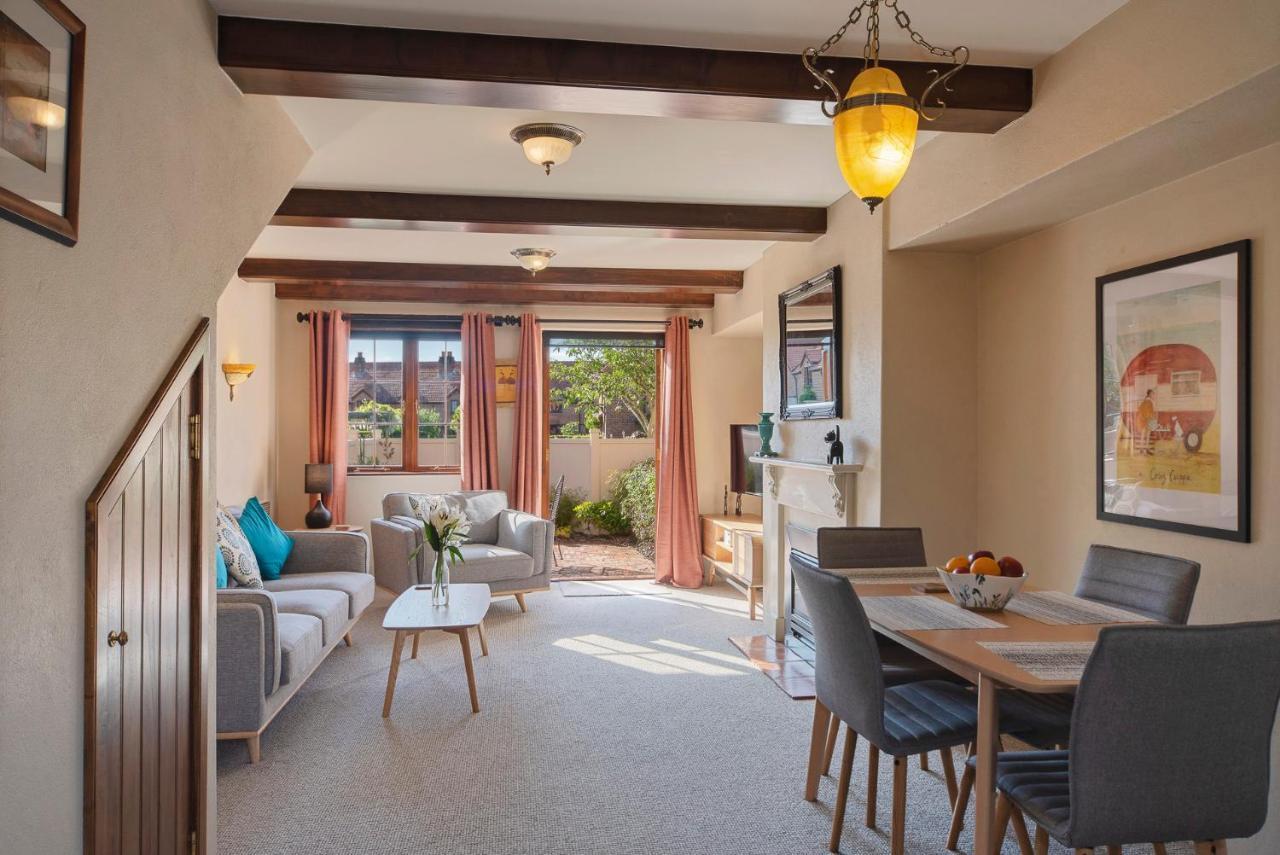 The Village Green Apartment 纳尔逊 外观 照片